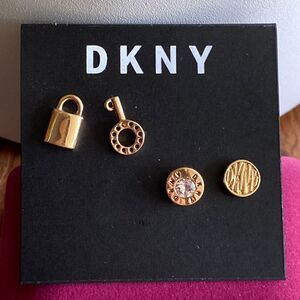 💛 NEW DKNY Gold Tone Lock & Key Earring Set